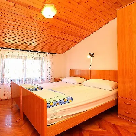 Holiday 3991 *